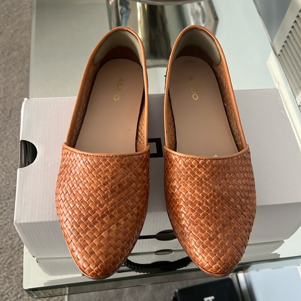 Aldo Blanchette Flat Woven Size 8 Great Condition